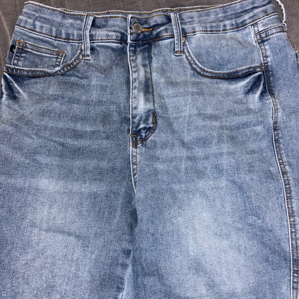 Judy Blue Light Wash Straight Jeans